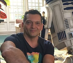 SergioPaez_PR_photo16_r2d2sittingcropped_web SergioPaez PR photo16 r2d2sittingcropped web